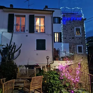 https://la-torretta-di-piero-con-terrazzi-e-parcheggio-privato.hotelitalianriviera.com